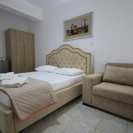 Stef & Stam Nerantzis Hotel *